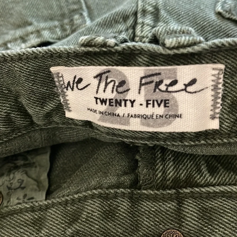 We the Free Free People Sequoia Distressed High Rise Shorts in Forest Sz. 25